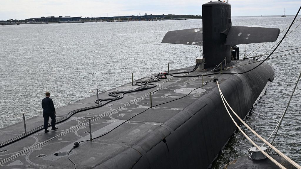 Trump despliega dos submarinos nucleares