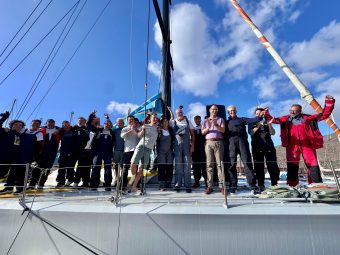 020925 Llegada de la embarcación Desafío 533 al Puerto de San Sebastián, que se proclama vencedora de la XXXI Regata Oceánica Palos – La Gomera