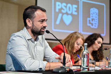 20250911_Reunión_PSOE_Hotel_Escuela-37