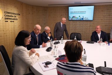 Darias mantiene un encuentro con la Confederación Canaria de Empresarios para seguir impulsando la colaboración público-privada (1)