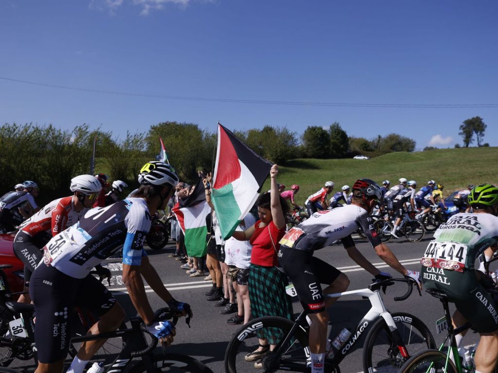 Denuncian por delitos de odio a los responsables del boicot a la Vuelta