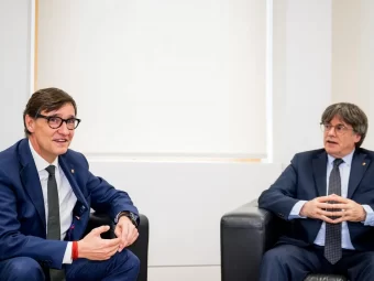 El PP tilda la reunión de Illa con Puigdemont en Bruselas como la imagen de la sumisión