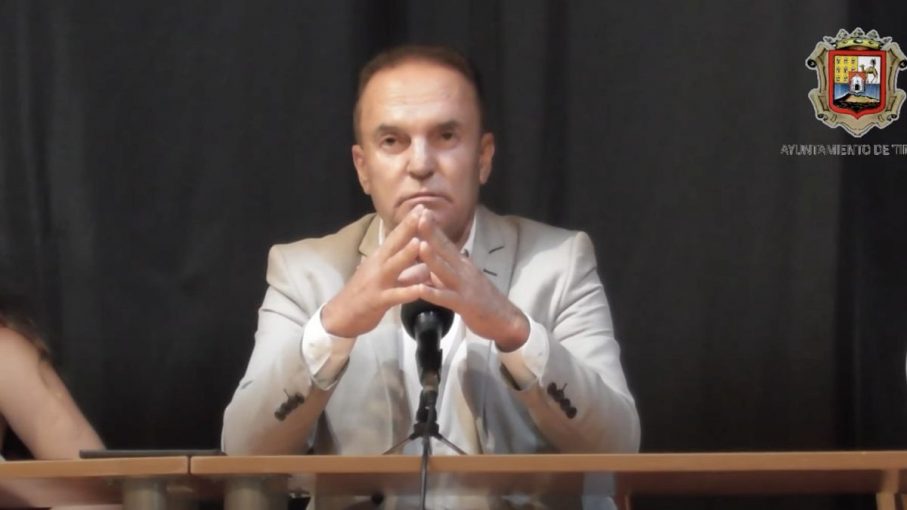 El alcalde de Tinajo pide disculpas y desmiente que se haya dado alojamiento a agresores