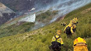 Estabilizado el incendio de Carballeda de Valdeorras (Ourense) con 850 hectáreas afectadas