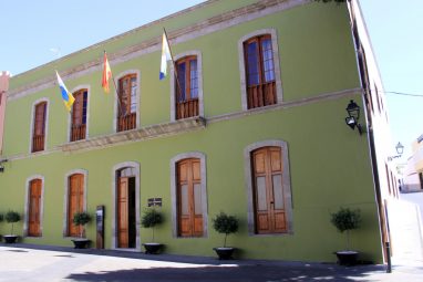 Fachada Ayto Guía de Isora 040925