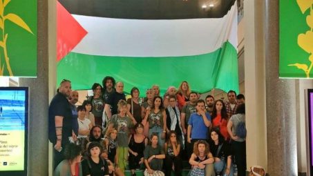 Marea Palestina apoya a Gaza en un encierro en el Círculo de Bellas Artes de Madrid