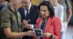 Robles dice que España seguirá enviando el material defensivo que pide Ucrania