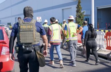 Trump pide a empresas extranjeras respetar leyes migratorias, tras redada en Hyundai
